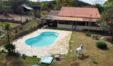 Magnífico Sítio à Venda em Esmeraldas-MG, Bairro Vargem: 5 Quartos, 1 Sala, 2 Banheiros, 4 Vagas e 30.000m² de Área. Venha Conferir!