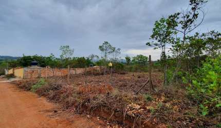 Terreno à venda em Esmeraldas-MG, bairro Maceió, 360m² de área. Confira agora!