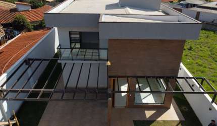 Imperdível oportunidade de compra: Casa à venda em Nova Lima-MG, Vale do Sol, 3 quartos, 1 suíte, 2 salas, 2 banheiros, 2 vagas, 220m².