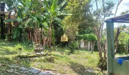 Casa à venda em Esmeraldas-MG, bairro Novo Retiro: 2 quartos, 1 sala, 1 banheiro, 2 vagas de garagem, 70m². Venha conferir!