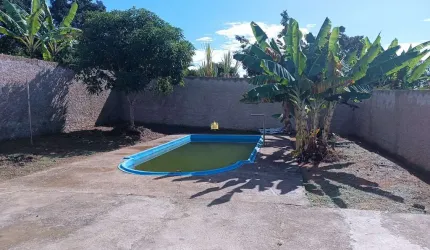 Sítio à venda em Dumaville, Esmeraldas-MG: 2 quartos, 1 sala, 1 banheiro, 3 vagas na garagem, 360m² de área. Confira!