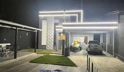Casa 3 Quartos com Suíte e Closet - Piscina Aquecida - Área Gourmet - 5 Vagas - Pé Direito Duplo