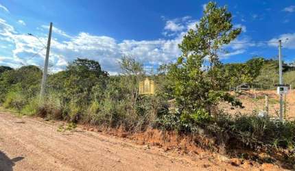 Excelente Lote à Venda no Bairro Fernão Dias 450m² com Documentação e Energia