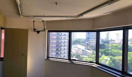Conjunto comercial 1 vaga, 40m², para aluguel no Condomínio Crystal Tower, no bairro Jardim Avelino, por 1.800,00