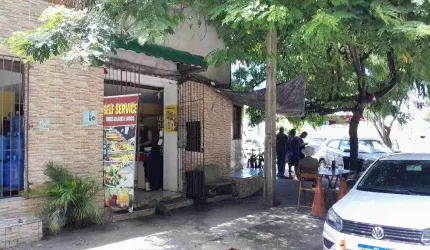 ALUGO EXCELENTE PONTO COMERCIAL EM CASA FORTE