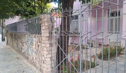 ALUGO CASA COMERCIAL  NA AVENIDA DEZESSETE DE AGOSTO