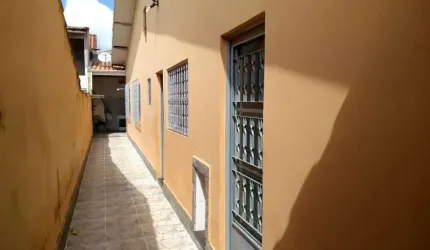 Casa à venda na Rua dos Farmacêuticos, 496, Parque Novo Horizonte, São José dos Campos por R$ 270.000