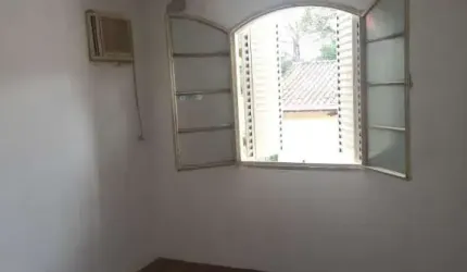 VENDO CASA + PONTO COMERCIAL JARDIM UIRA BOA LOCALIZAÇÃO, PROXIMO DO AEROPORTO.