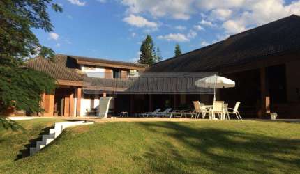 Casa com 4 suítes no Condomínio Lago Azul - Araçoiaba da Serra