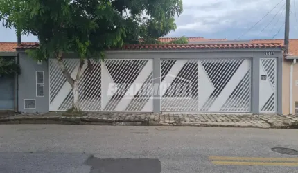 Casa com finalidade residencial ou comercial no bairro Jardim Maria do Carmo