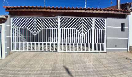 Casa para aluguel no Wanel Ville IV com 3 quartos sendo 1 suíte