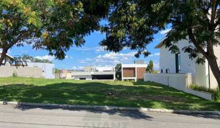Terreno à venda em condomínio exclusivo em Valinhos-SP, no Condomínio Bosque dos Cambarás - 375,00m² de área.