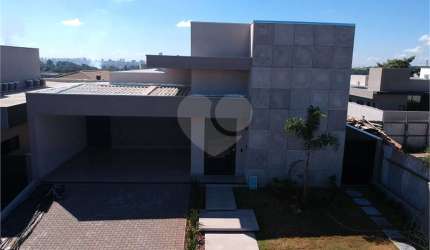 Casa com 3 quartos à venda em Residencial Tamboré - SP