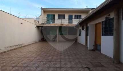 Prédio inteiro à venda em Vila Engler - SP