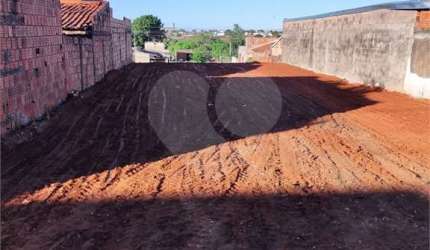 Terreno à venda em Parque Jaraguá - SP