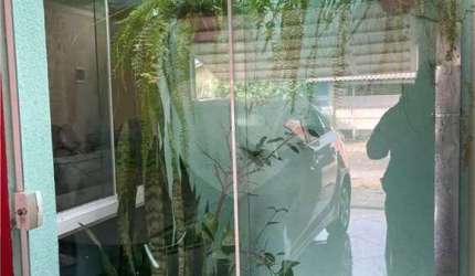Casa com 2 quartos à venda em Jardim Ivone - SP