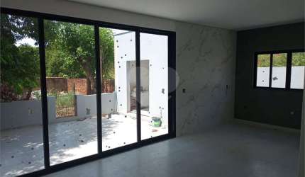 Casa com 3 quartos à venda em Vila Coralina - SP