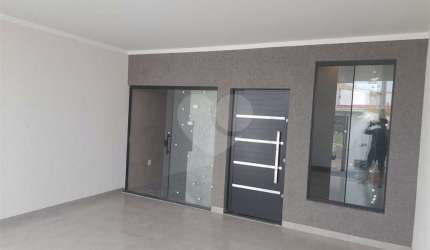 Casa com 3 quartos à venda em Vila Souto - SP