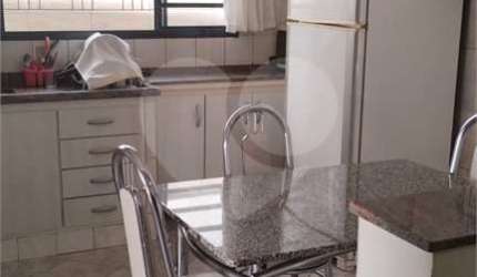 Casa com 4 quartos à venda em Vila Coralina - SP