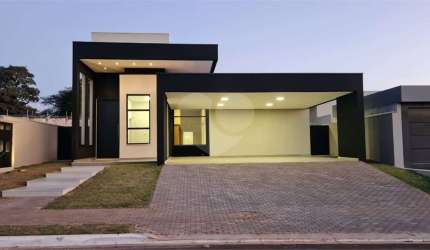 Condomínio com 4 quartos à venda em Jardim Shangri-lá - SP