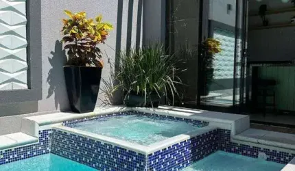 TRIPLEX À VENDA