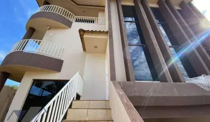 Sobrado com 3 dormitórios para alugar por R$ 3.600,00/mês - Porto Seguro  - Cascavel/PR