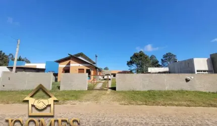 BELA E ACONCHEGANTE CASA  COM PISCINA EM NOVA TRAMANDAÍ