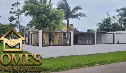 Bela casa de esquina em Nova Tramandaí