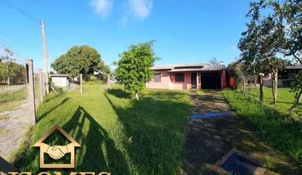 Bela casa com anexo em Nova Tramandai
