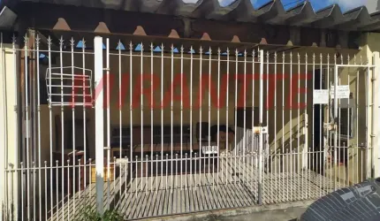 Casa terrea com 3 quartos em Vila Nivi