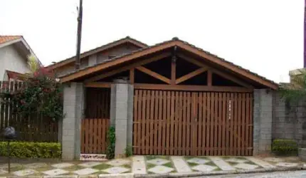 Sobrado de 320m² com 4 quartos em Jardim Guapíra