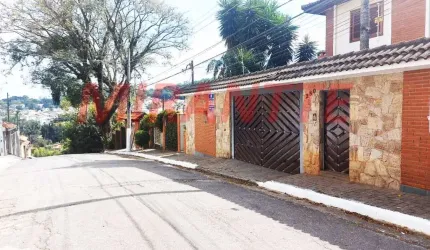Sobrado de 353m² com 4 quartos em Tremembe
