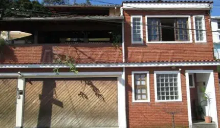 Sobrado com 3 quartos em Horto Florestal