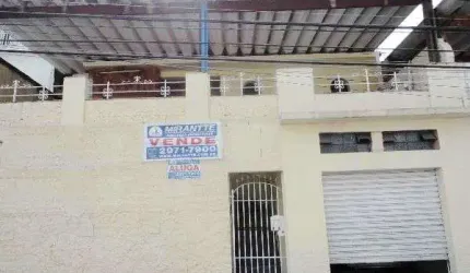 Sobrado de 210m² com 5 quartos em Água Fria