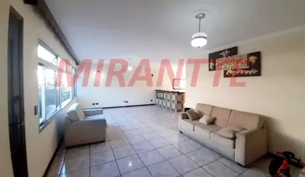 Sobrado de 190m² com 3 quartos em Santa Terezinha