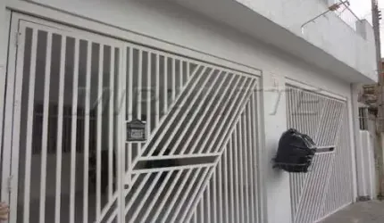 Sobrado de 320m² com 4 quartos em Vila Mazzei