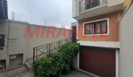 Sobrado de 184m² com 3 quartos em Água Fria