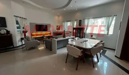 Sobrado de 500m² com 4 quartos em Tremembe