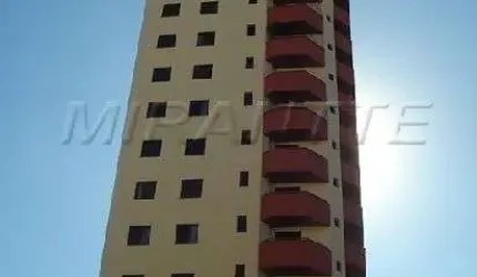 Apartamento de 257m² com 4 quartos em Água Fria