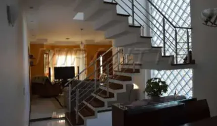 Sobrado de 500m² com 3 quartos em Tremembe