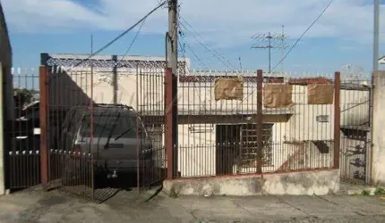 Casa terrea com 4 quartos em Vila Nivi