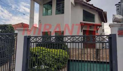 Sobrado de 283m² com 3 quartos em Água Fria