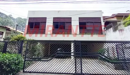 Sobrado de 236m² com 3 quartos em Jardim Floresta