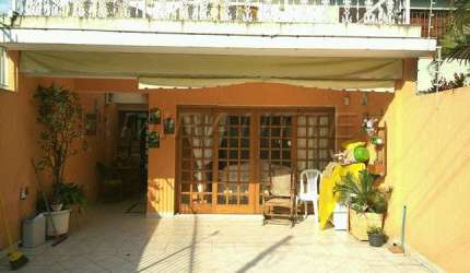 Sobrado de 276m² com 5 quartos em Horto Florestal