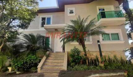 Sobrado de 300m² com 3 quartos em Jardim Floresta