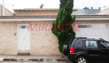 Casa terrea de 300m² com 3 quartos em Vila Galvão