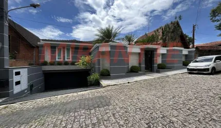 Sobrado de 620m² com 4 quartos em Horto Florestal