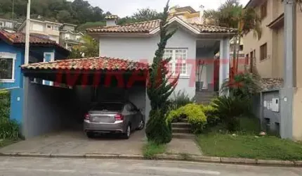 Cond. fechado com 3 quartos em Tremembe