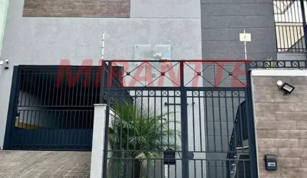 Cond. fechado de 130m² com 3 quartos em Água Fria