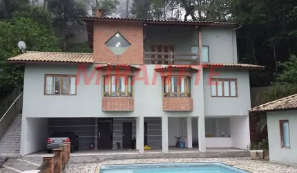 Sobrado de 380m² com 3 quartos em Serra Da Cantareira